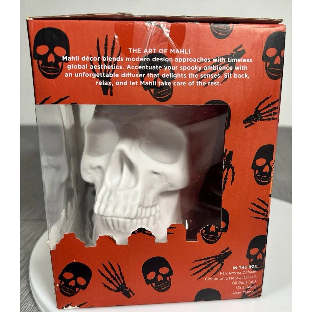 Mahli Spooky Skull Aroma Diffuser -7 Cycling Light Colors with Cinnamon Oil-NIB‎